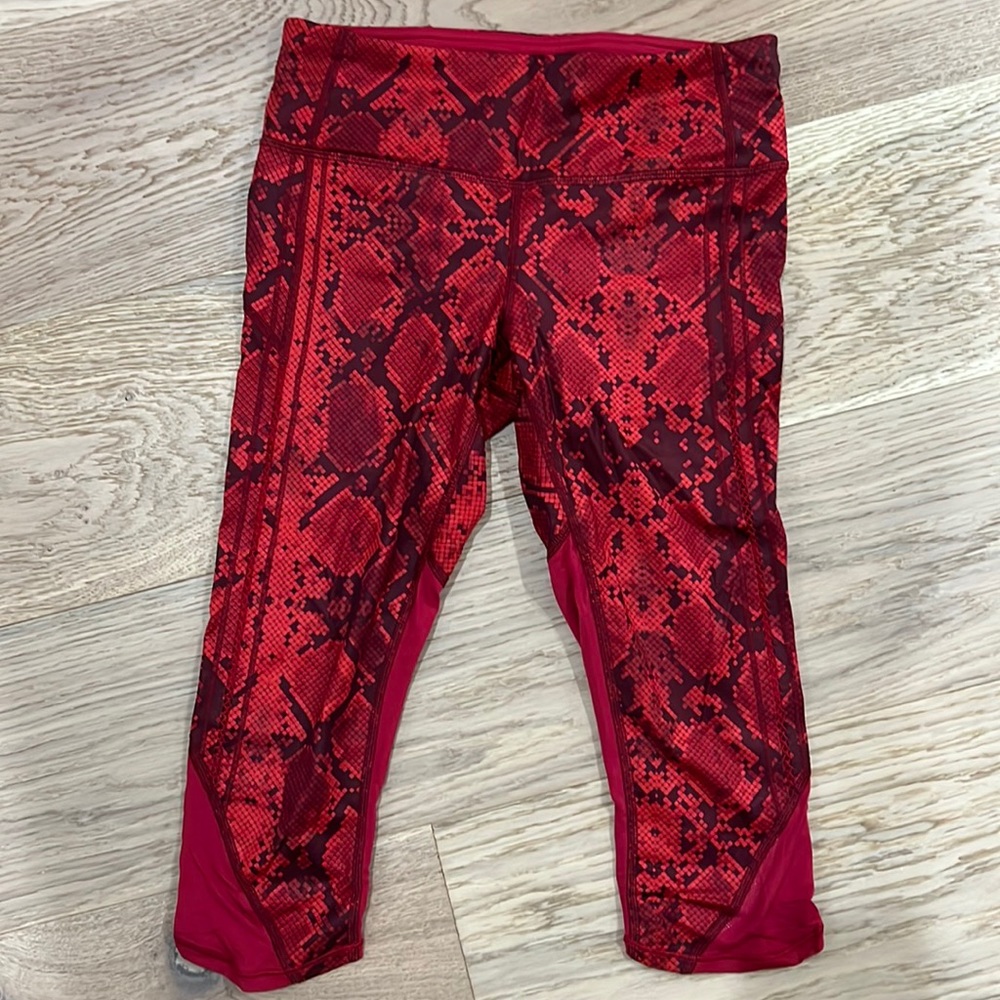 Lululemon red snake print capris size small / size 4